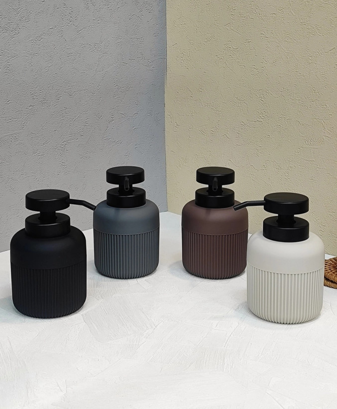 مخزن مایع دستشویی . استوانه کوتاه شیاردار